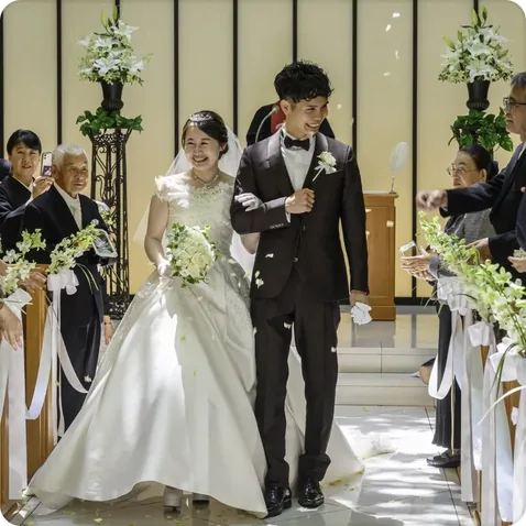 宴内人前式
